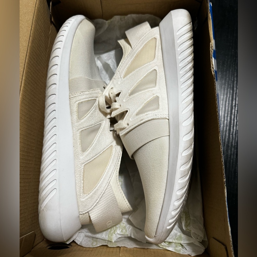 Women’s adidas sneakers